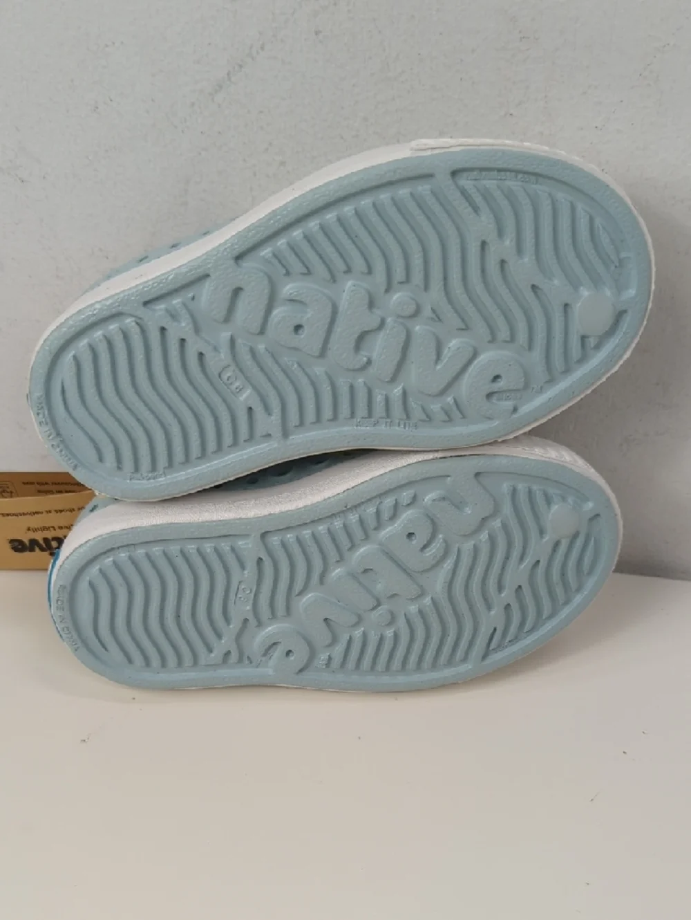 NWT Native Jefferson Shoes in Skip Blue/Gone Bananas Scribble Dots Size C6